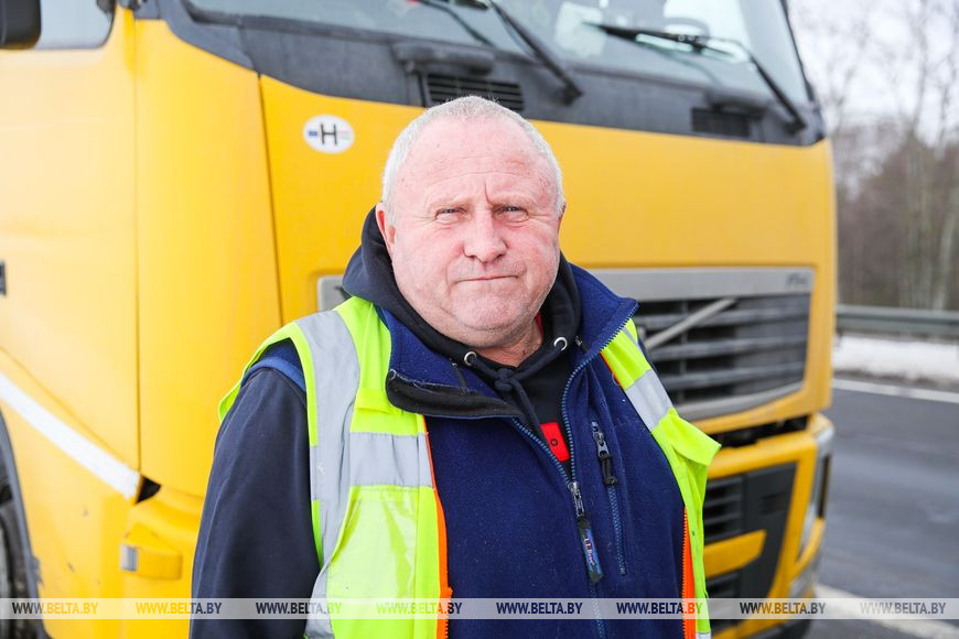 Очередь из фур на подъезде к «Козловичам» растянулась более чем на 30 км