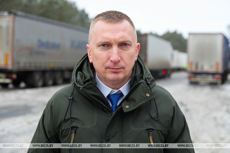 Очередь из фур на подъезде к «Козловичам» растянулась более чем на 30 км