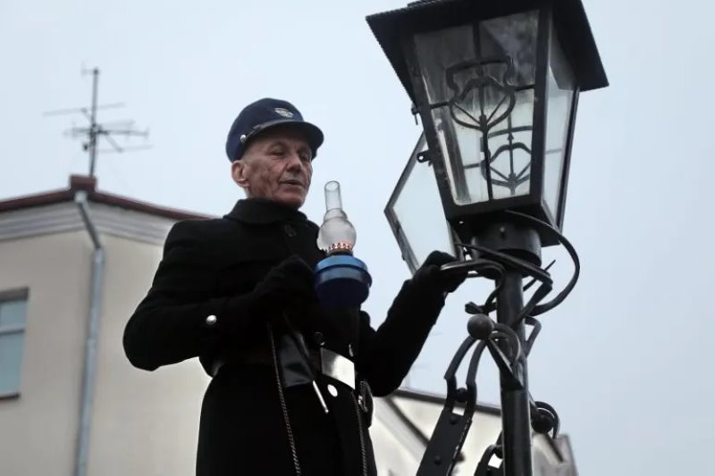 Один день из жизни брестского фонарщика