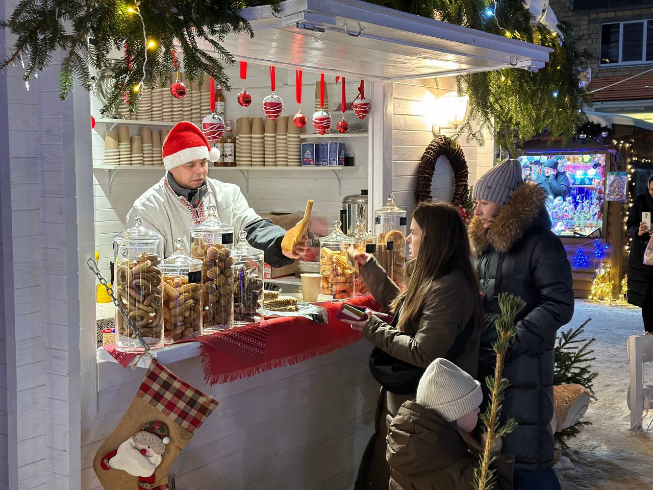 Сказочный и праздничный Брест. Смотрите фото и видео