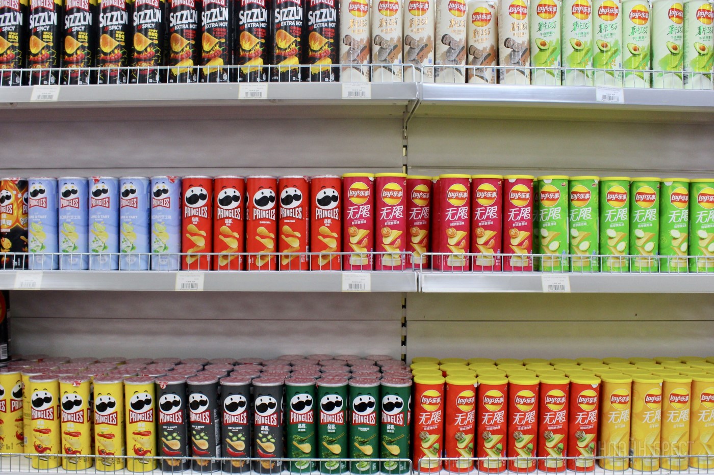 Любимые бренды, приятные цены. Одежда и вкусняшки в НОВОМ магазине «Strelka» в ТЦ «Дидас Персии»!