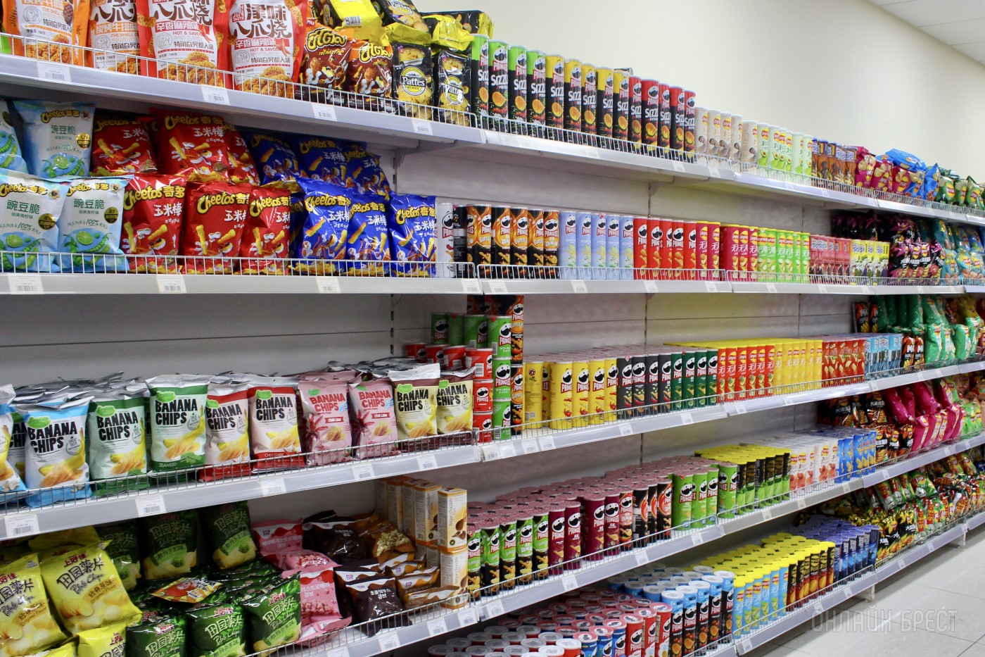 Любимые бренды, приятные цены. Одежда и вкусняшки в НОВОМ магазине «Strelka» в ТЦ «Дидас Персии»!