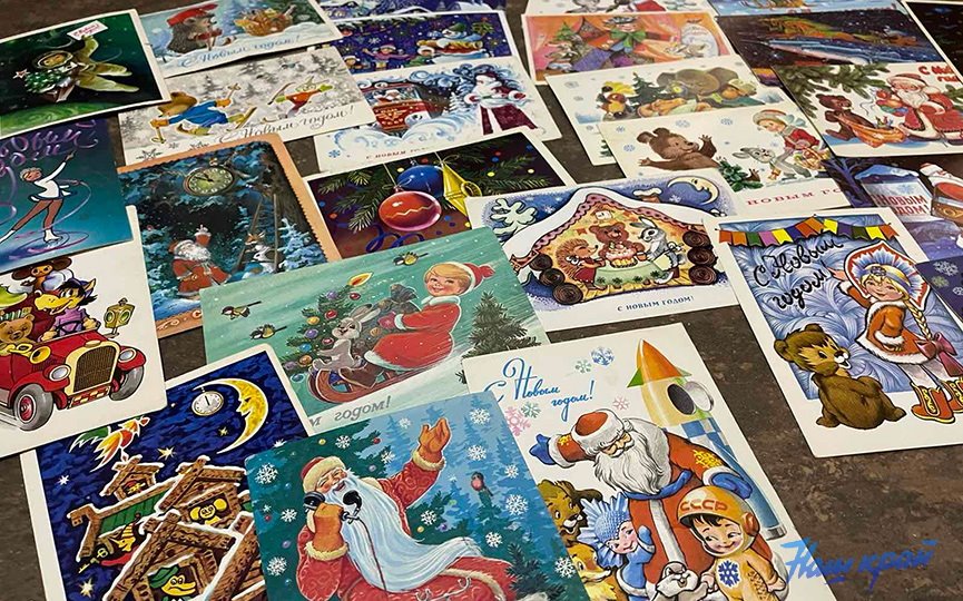 Жительница Барановичей нашла раритетные новогодние открытки у своей бабушки