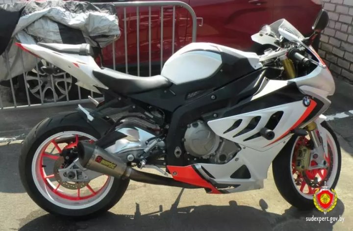 В Беларуси ГАИ остановила мотоцикл BMW с перебитым VIN и поддельными документами