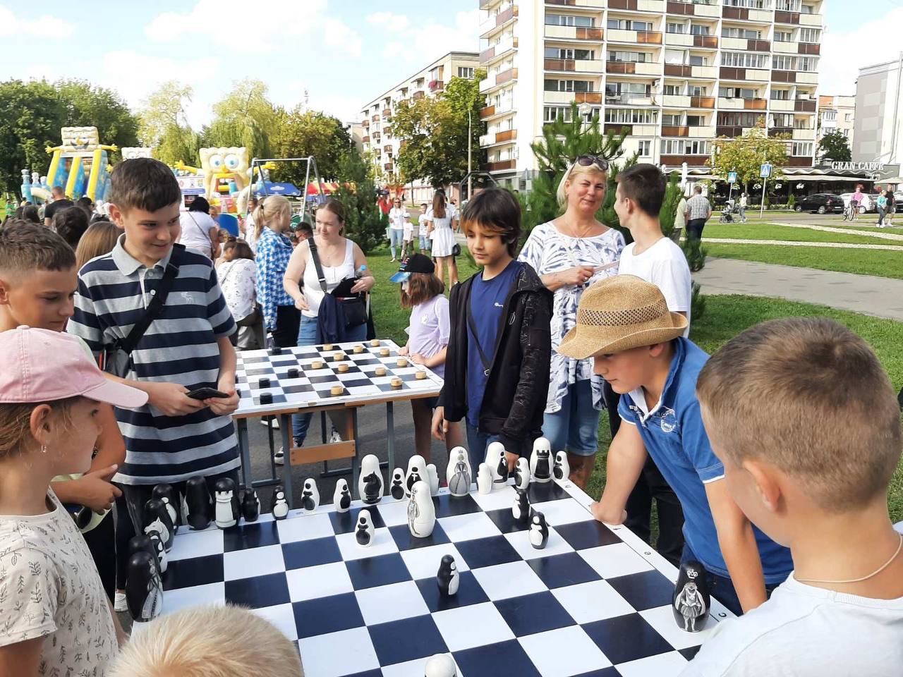 На Набережной Бреста прошел праздник «Веселый звонок»