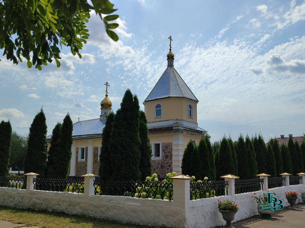 Сакральный памятник Прибужья – церковь Святого Архангела Михаила, расположенная в живописном агрогородке Остромечево