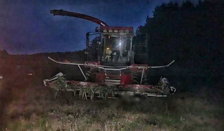 В Беларуси механизатор погиб под жаткой комбайна