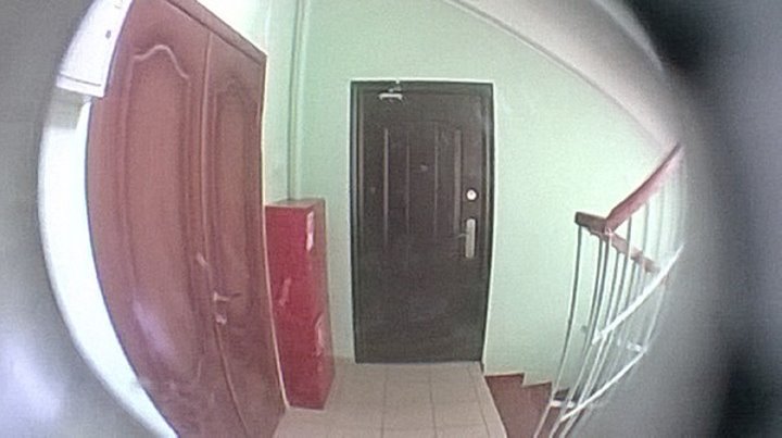 Белорусам объяснили, можно ли устанавливать видеокамеру в глазок входной двери