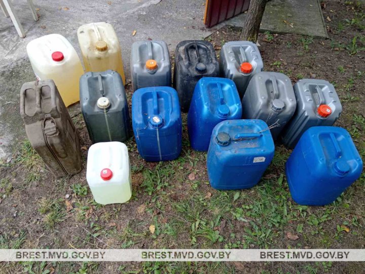 380 литров окрашенного обнаружили правоохранители у жителя Ивановского района