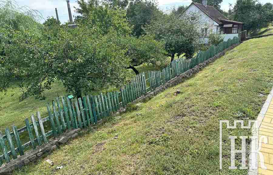 В Каменце коммунальники начали снос заборов в частном секторе. А кто поставит новые?