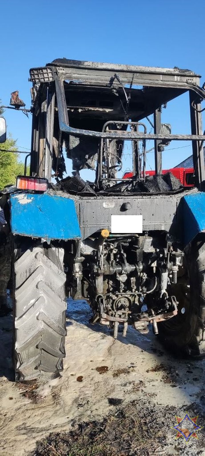 В Ивановском районе загорелся трактор