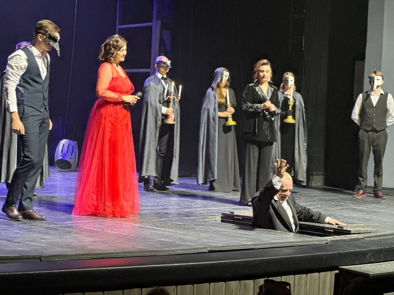 Рок-опера и огневое шоу: в Бресте открылся XXVII театральный фестиваль «Белая вежа»