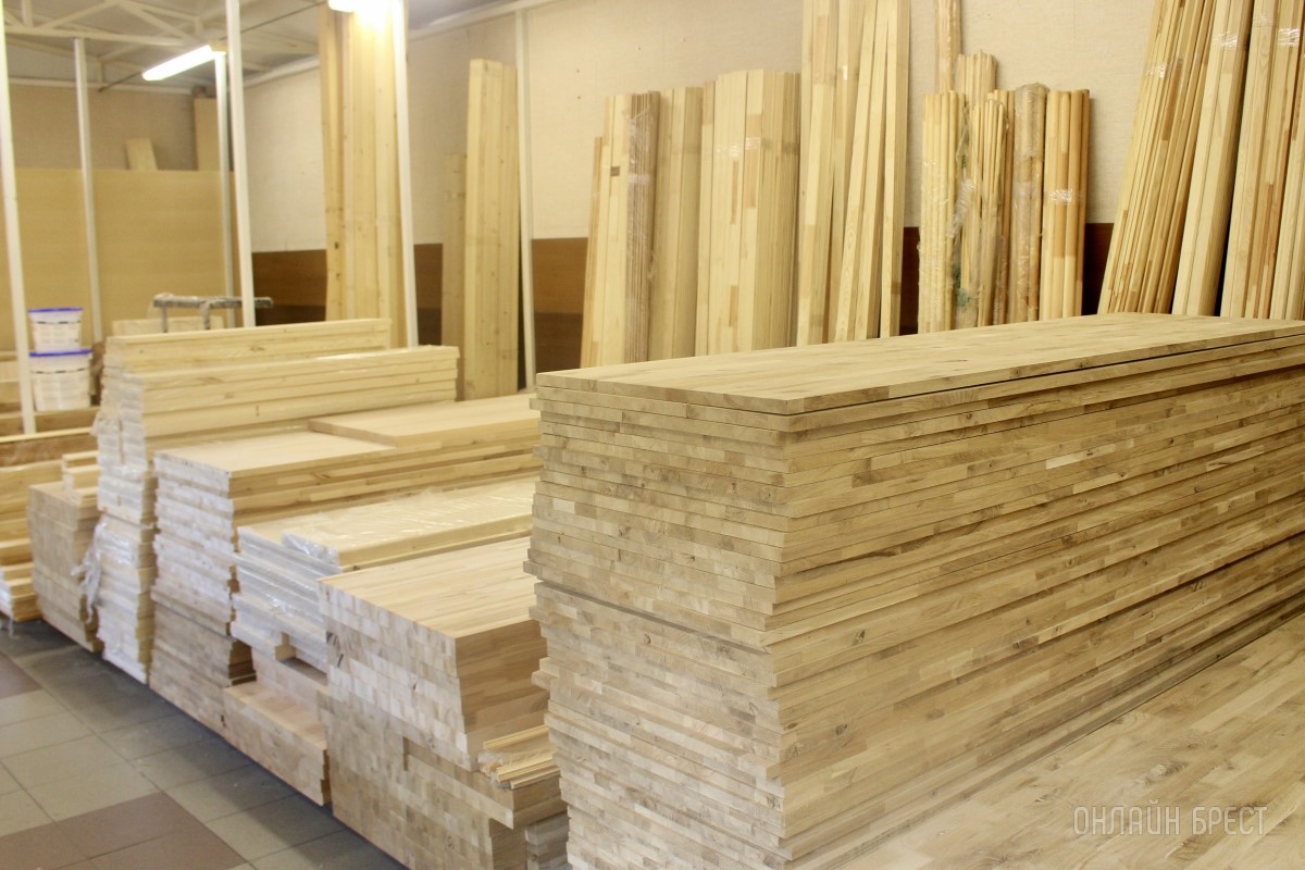 Купить мебельный щит из натурального дерева в Бресте, в магазине «Деревяшка». Сосна, ясень, дуб, береза, ольха
