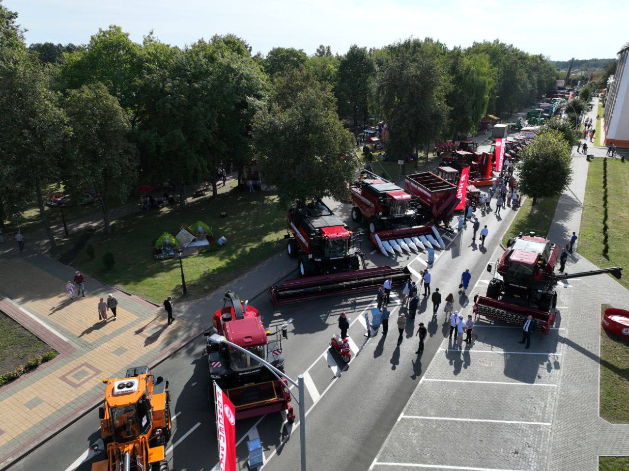 Ганцевичи встречают областные Дожинки. Фото и видео