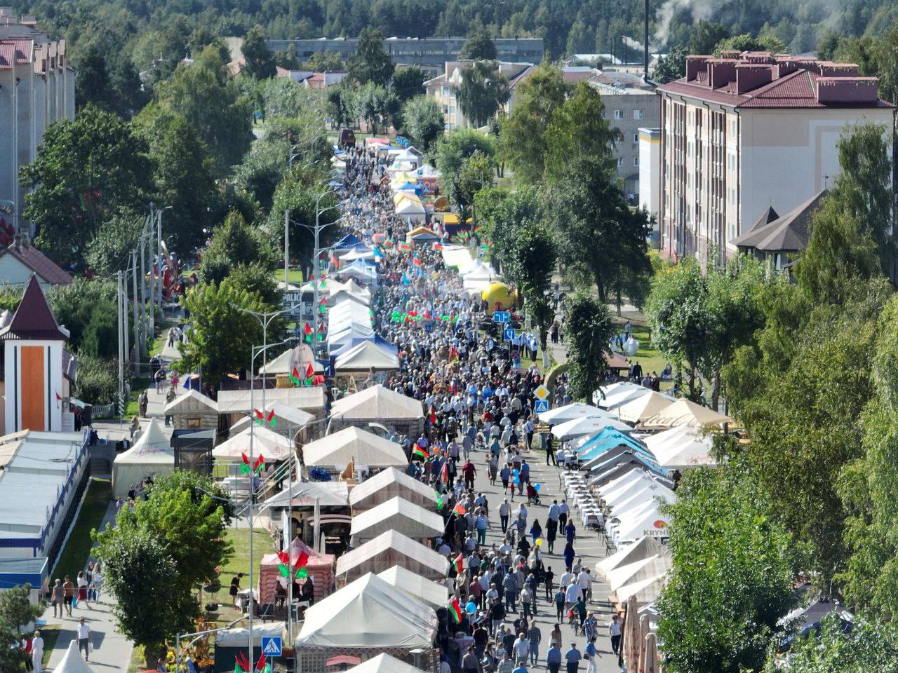 Ганцевичи встречают областные Дожинки. Фото и видео