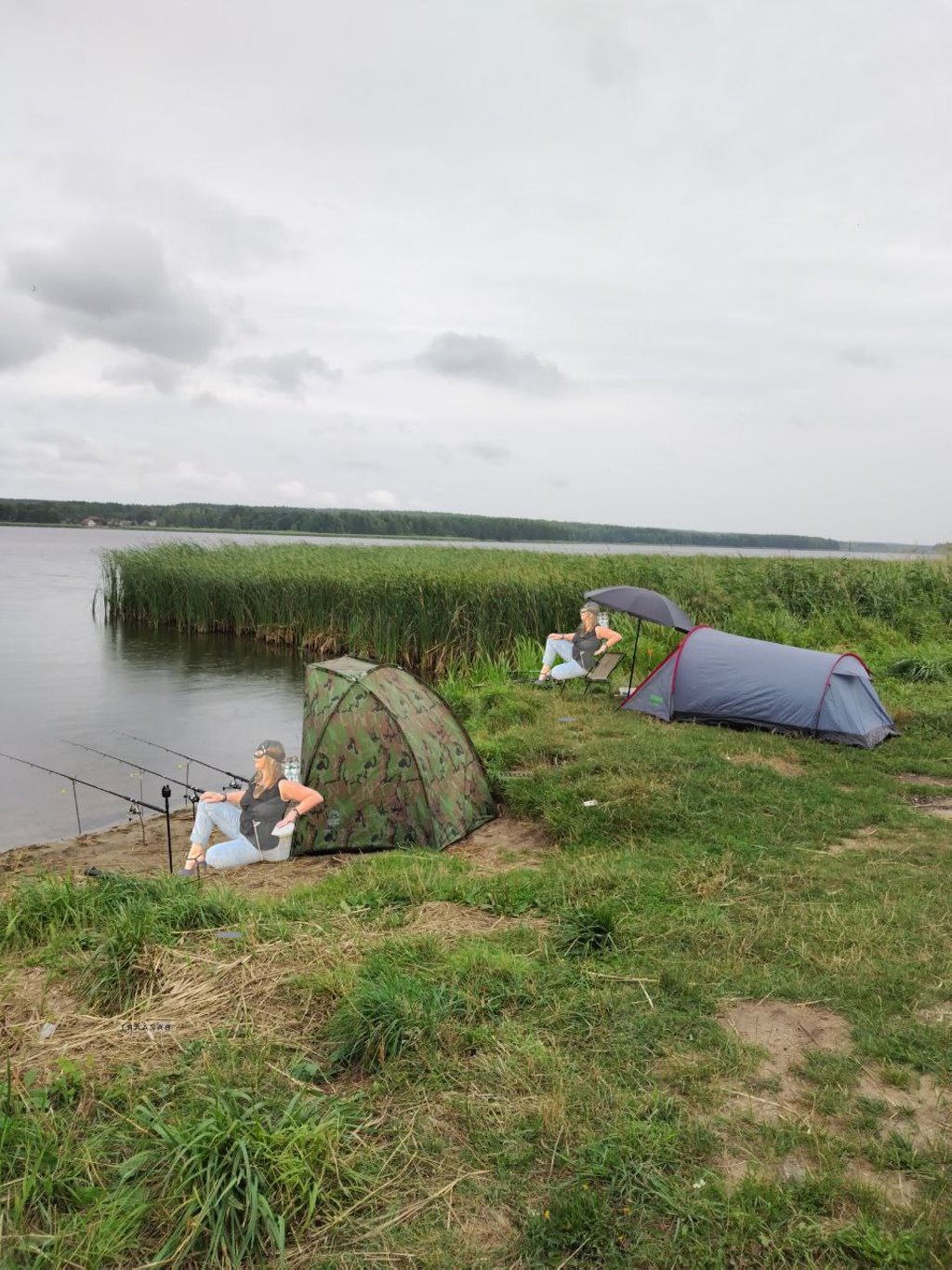 «Женщина-кошка» из Минска стала мемом. В автомобильных пабликах «пожар»