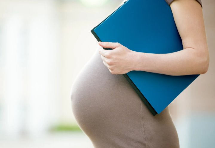 Беременную белоруску незаконно уволили с работы. Что решил суд?