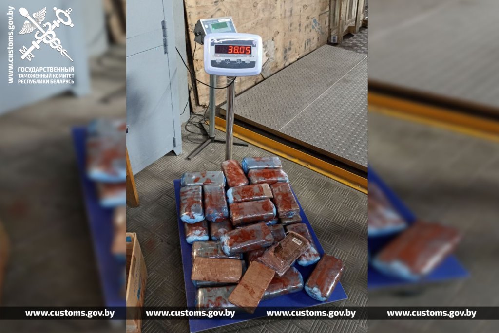 ﻿В баке легковушки, ехавшей из Литвы, спрятали более 38 килограммов гашиша