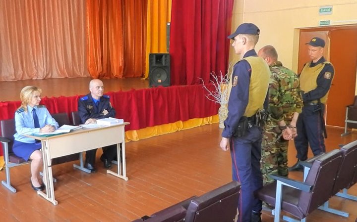 Водителя, который воровал топливо на предприятии, задержали в Барановичах