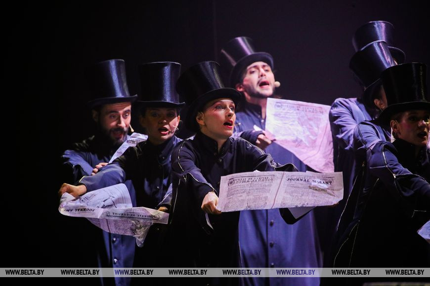 Рок-опера и огневое шоу: в Бресте открылся XXVII театральный фестиваль «Белая вежа»