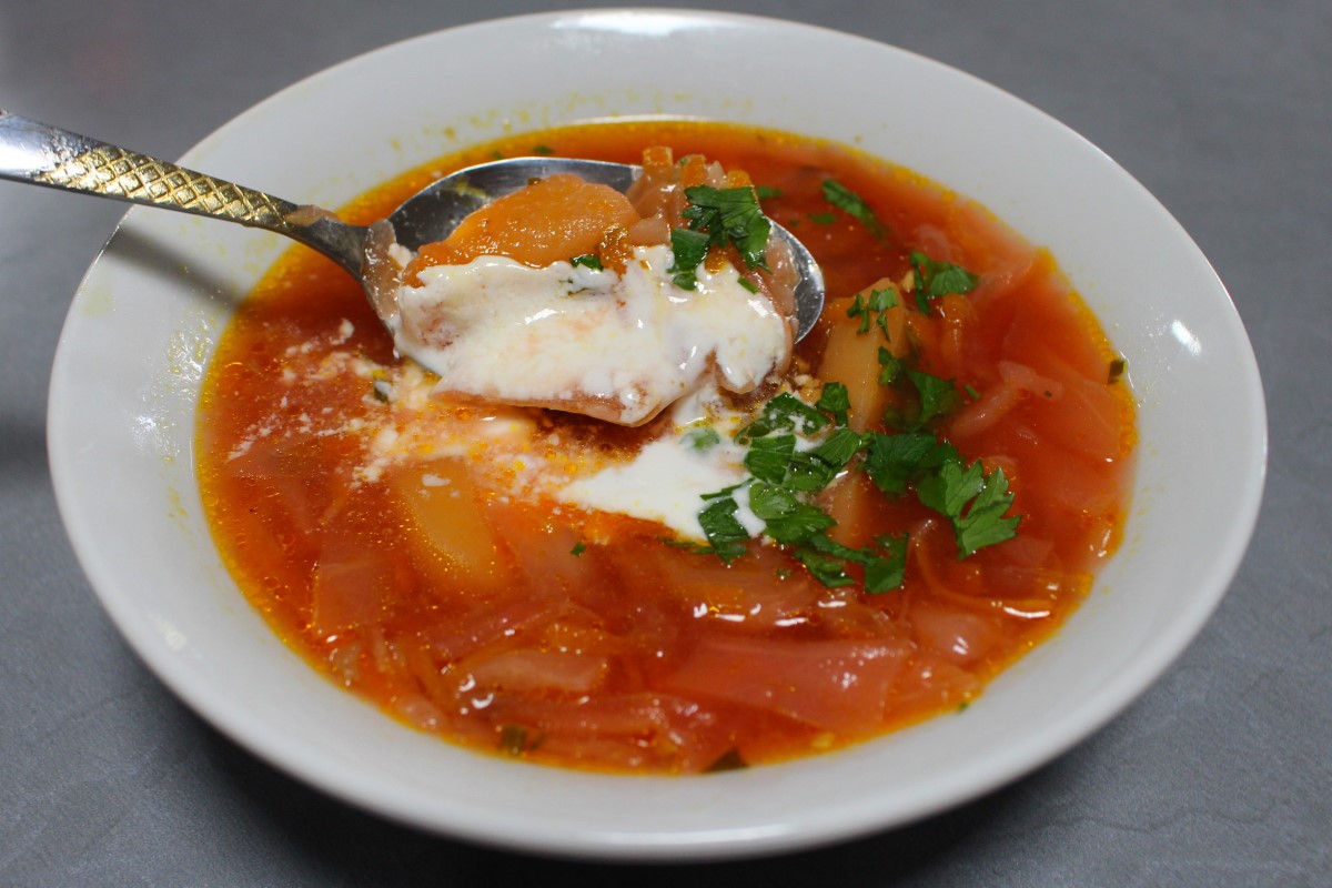 Банкеты, юбилеи, корпоративы в столовой на Строительной, 56/7 в Бресте. Зал до 100 человек, доступные цены, восточная и белорусская кухни