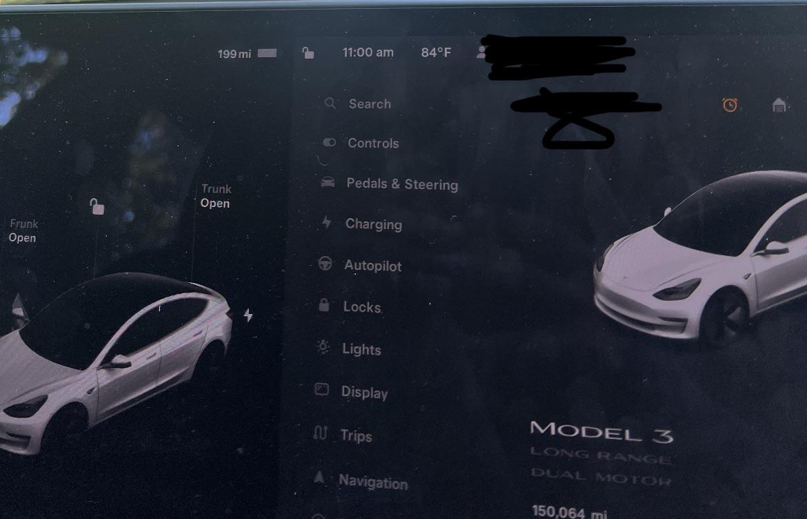 Владелец трехлетней Tesla в раздумьях: заменить батарею за $12 000 или продать машину за $16 000