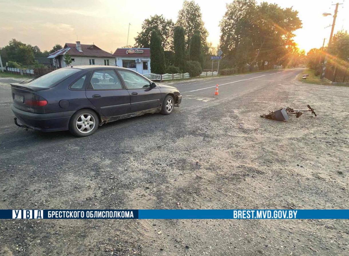 В Дрогичинском районе пьяная женщина управляла электросамокатом. Вот чем все закончилось