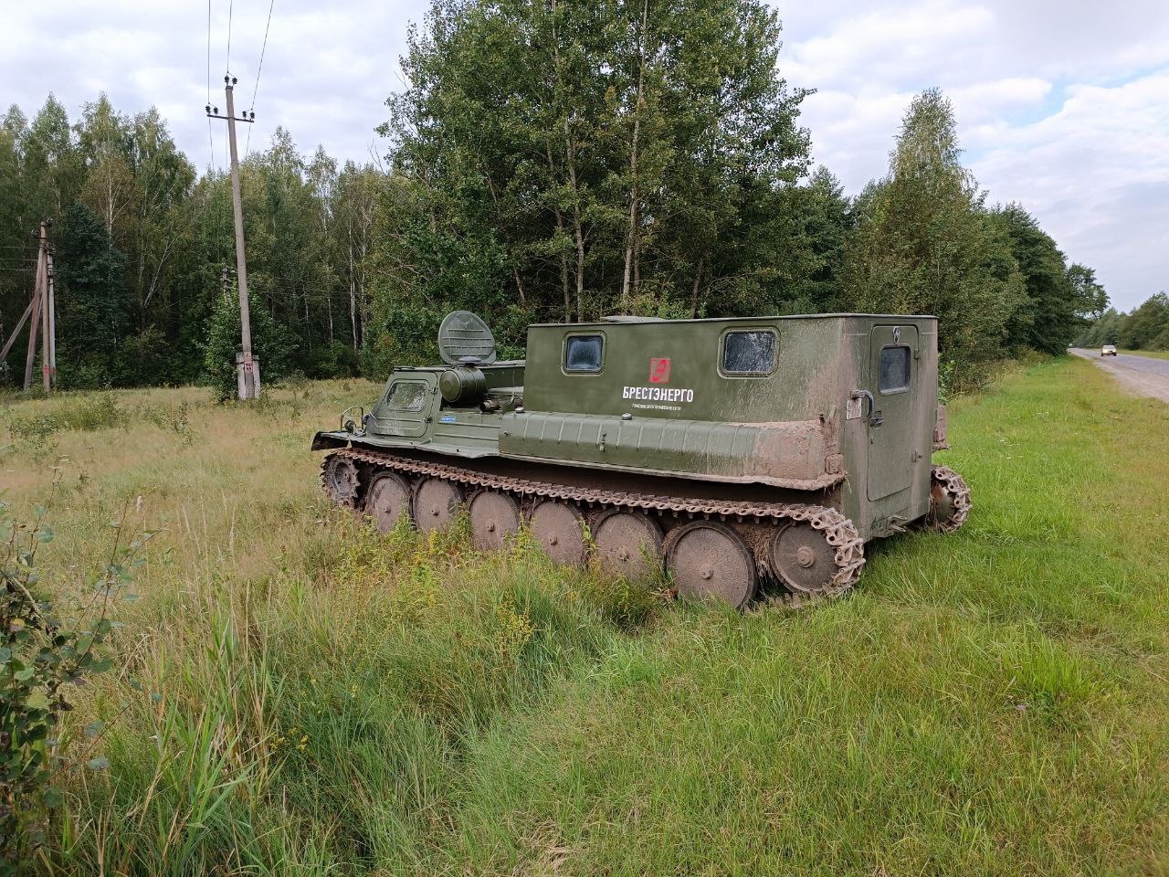 Смотрите, какой мощный вездеход используют в Пинских электросетях