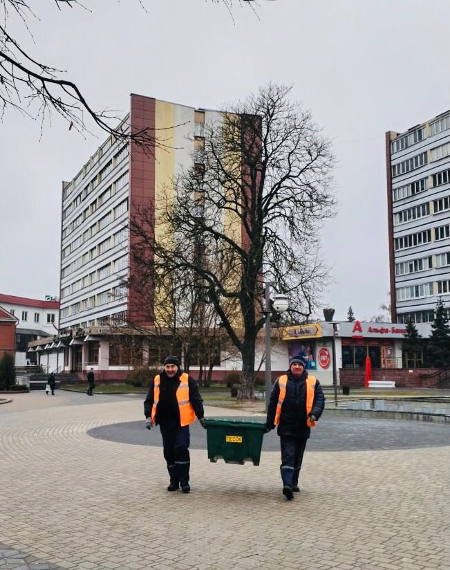 На улицах Бреста появляются ящики с песком, и вот для чего