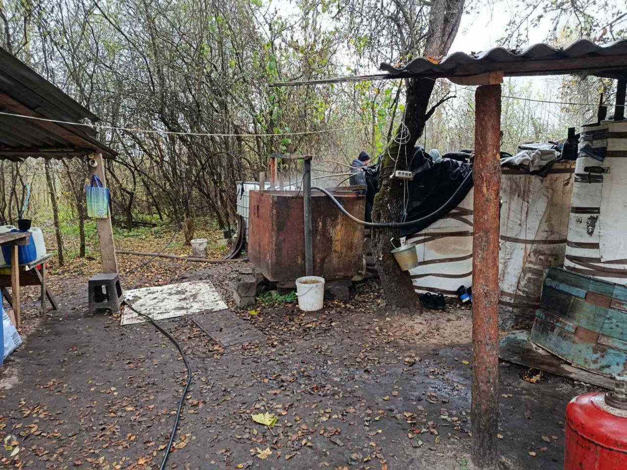 Милиция выявила нелегальный самогонный аппарат — больше 11 000 л браги