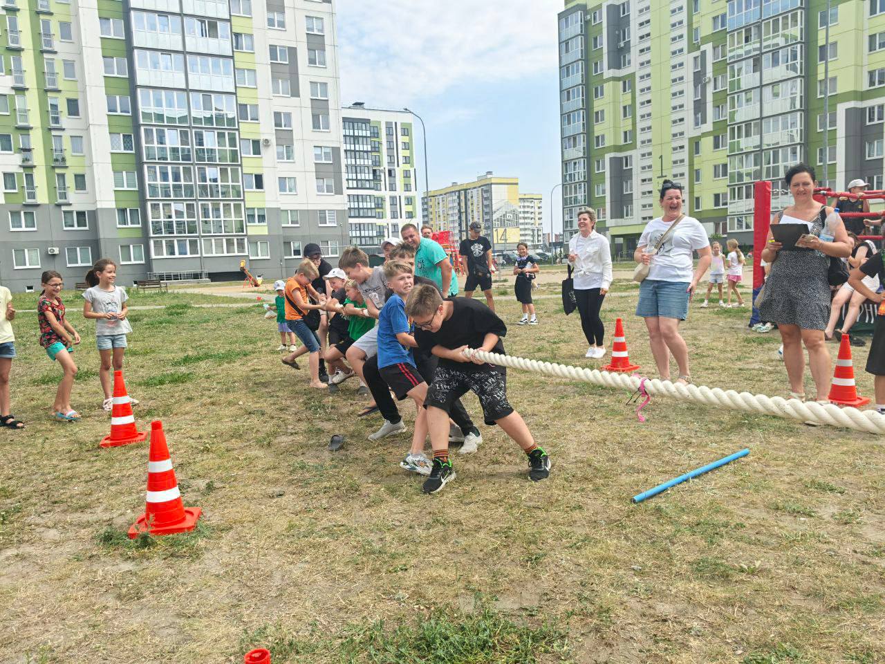 От рисунков до бокса: в Бресте прошёл «Праздник нашего двора»