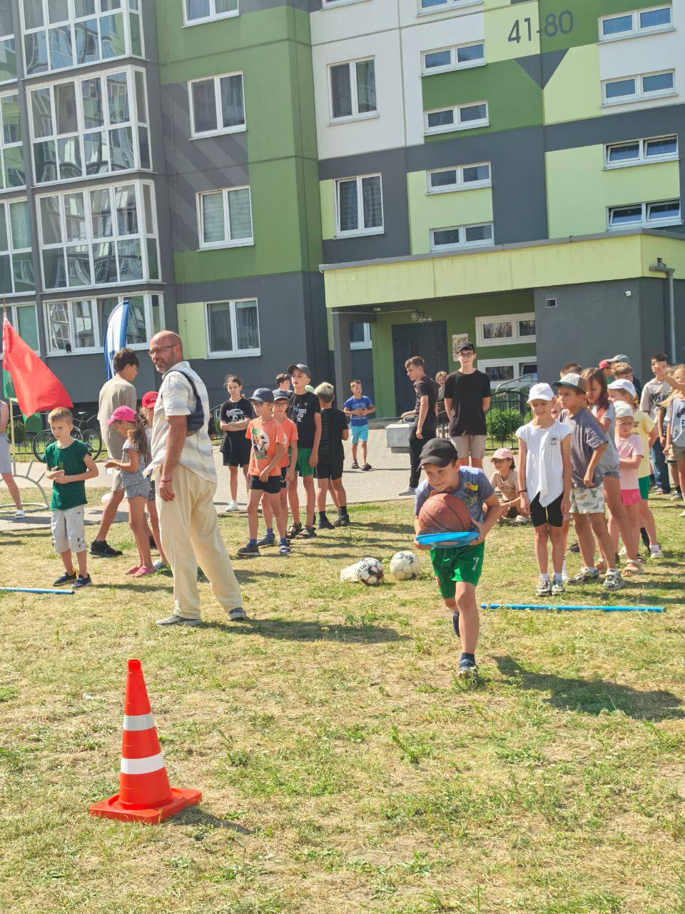 От рисунков до бокса: в Бресте прошёл «Праздник нашего двора»