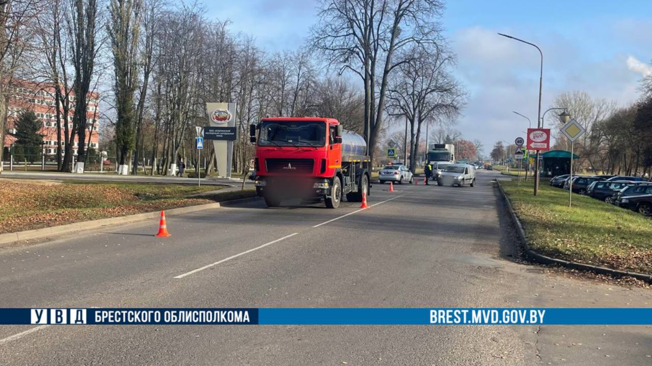 В Кобрине грузовик насмерть сбил женщину