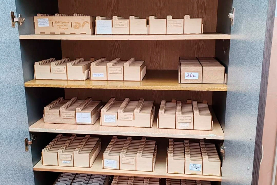 Посмотрели, как будут хранить телефоны школьников в Беларуси