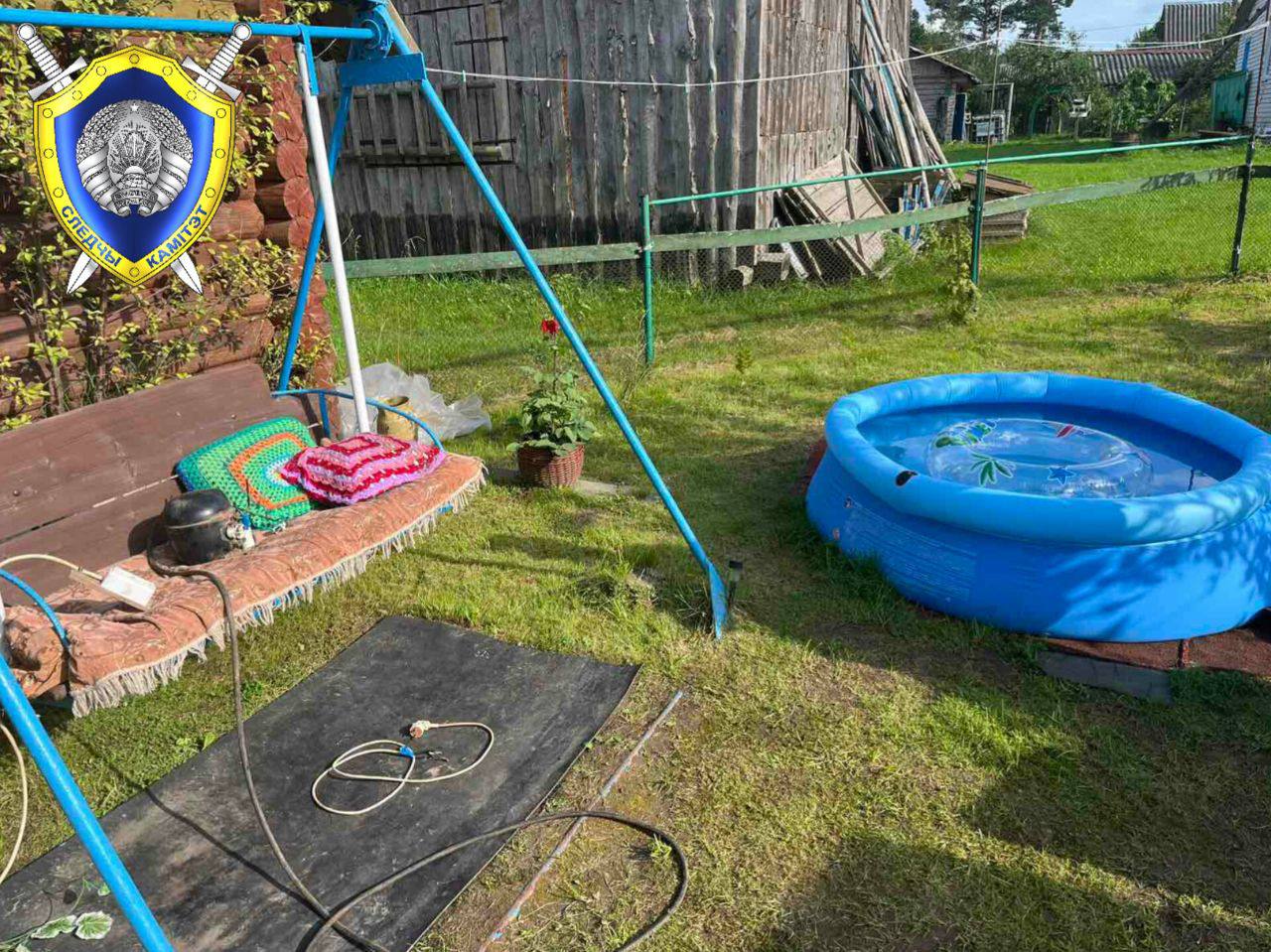 В Беларуси женщина погибла от удара током, надувая бассейн