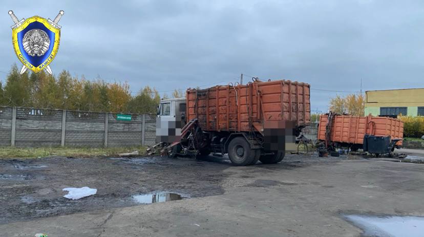 В Беларуси 25-летний водитель погиб при попытке починить грузовик