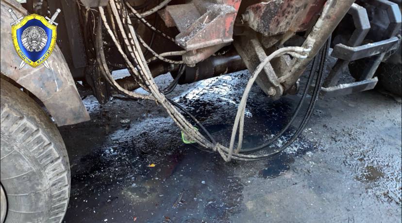 В Беларуси 25-летний водитель погиб при попытке починить грузовик