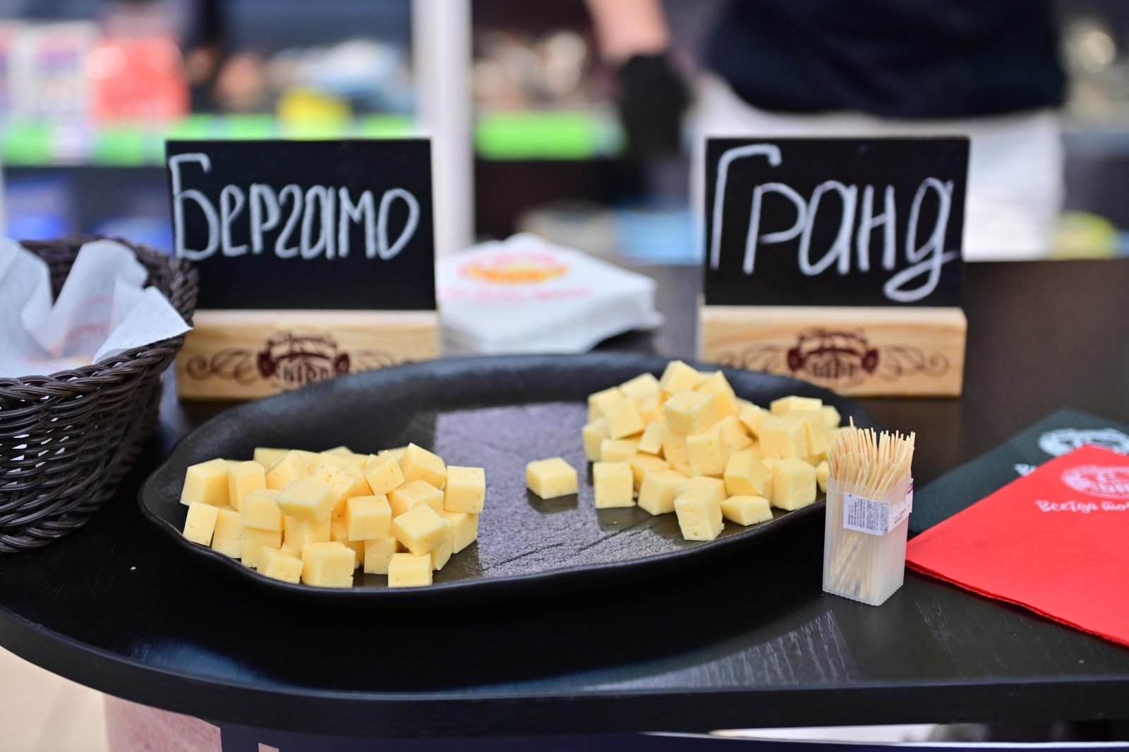 Дегустация белорусских продуктов в «Евроопте» Бреста: пробуем лучшее!