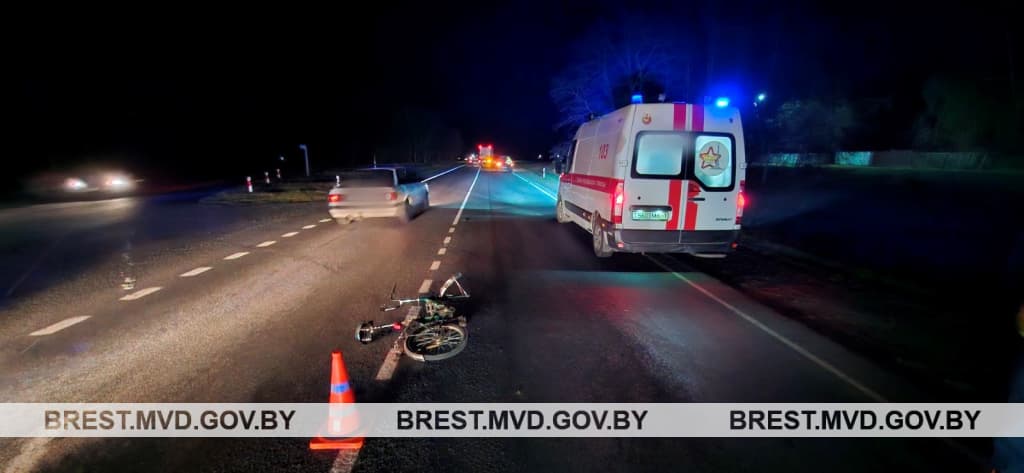 Автомобиль сбил велосипедиста под Брестом