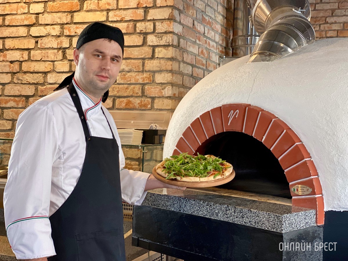 Такую пиццу вы еще не пробовали! В Бресте открылась новая пиццерия «Mozzarella» с 35 видами пицц