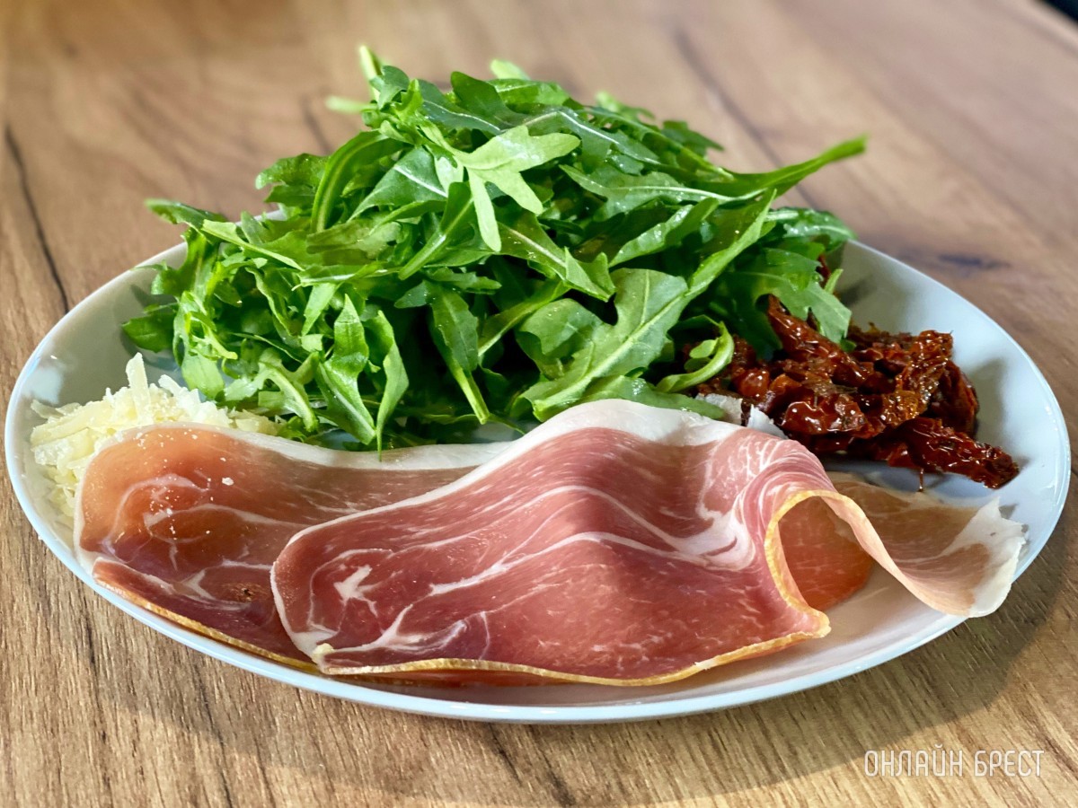 Такую пиццу вы еще не пробовали! В Бресте открылась новая пиццерия «Mozzarella» с 35 видами пицц