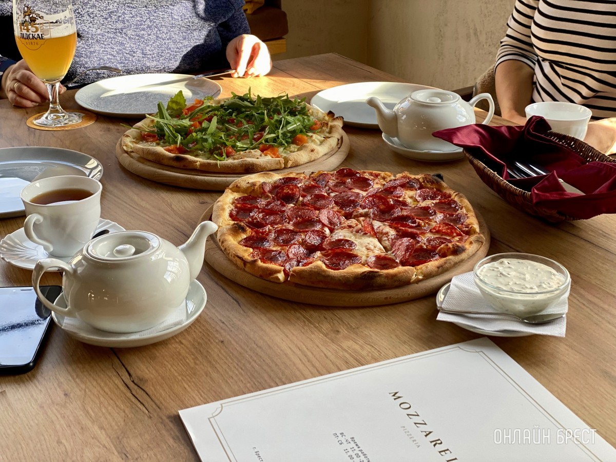 Такую пиццу вы еще не пробовали! В Бресте открылась новая пиццерия «Mozzarella» с 35 видами пицц