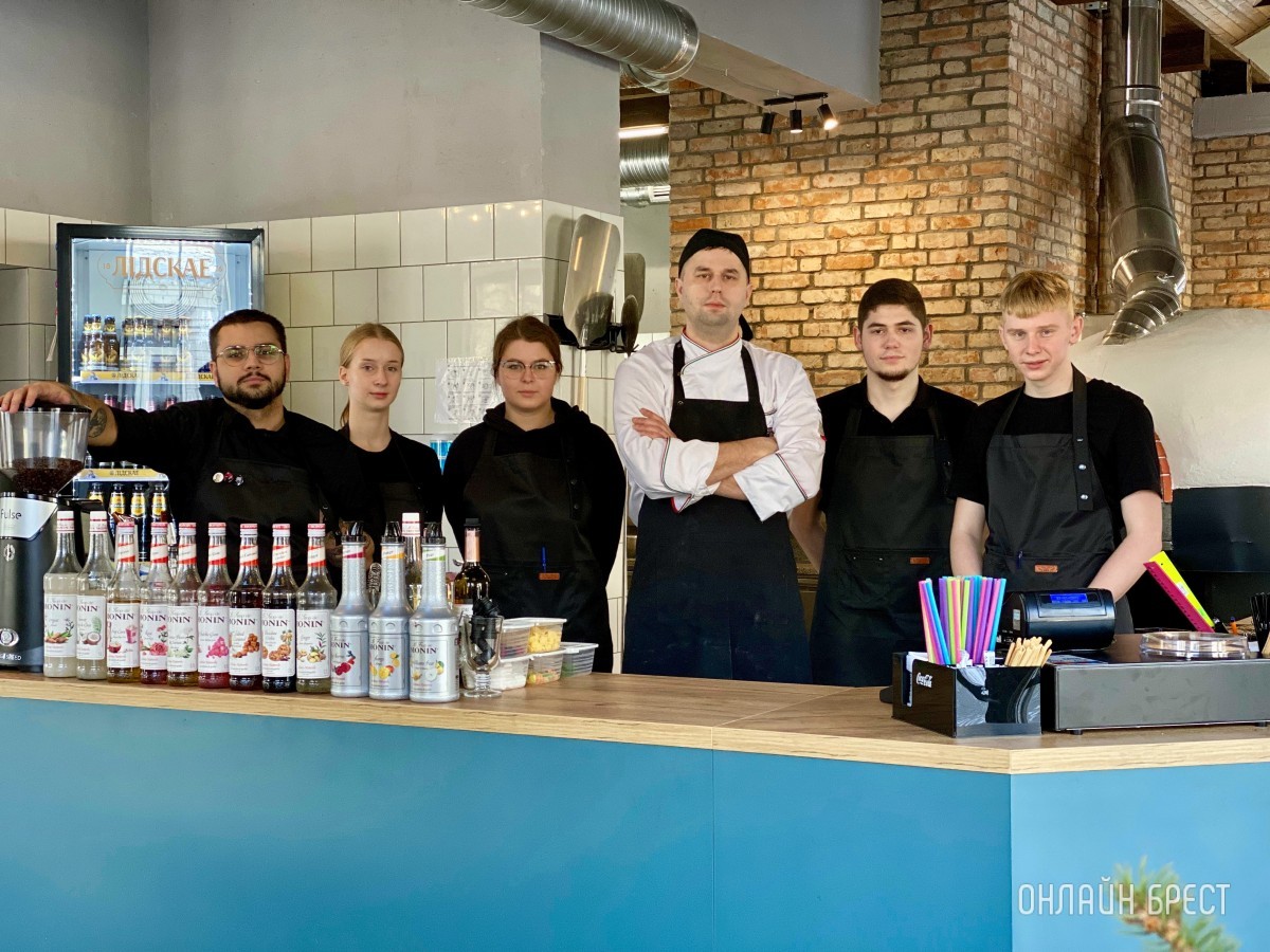 Такую пиццу вы еще не пробовали! В Бресте открылась новая пиццерия «Mozzarella» с 35 видами пицц