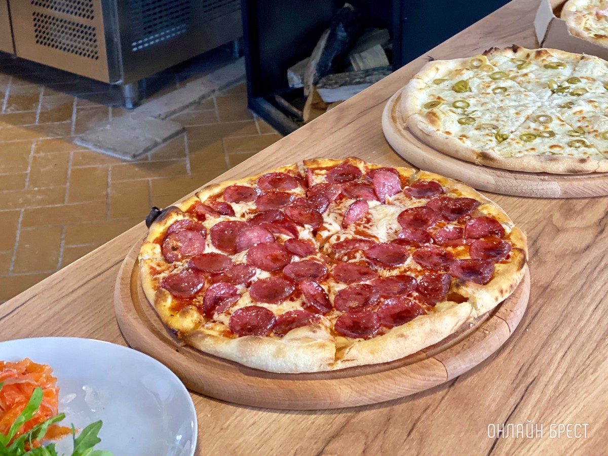 Такую пиццу вы еще не пробовали! В Бресте открылась новая пиццерия «Mozzarella» с 35 видами пицц