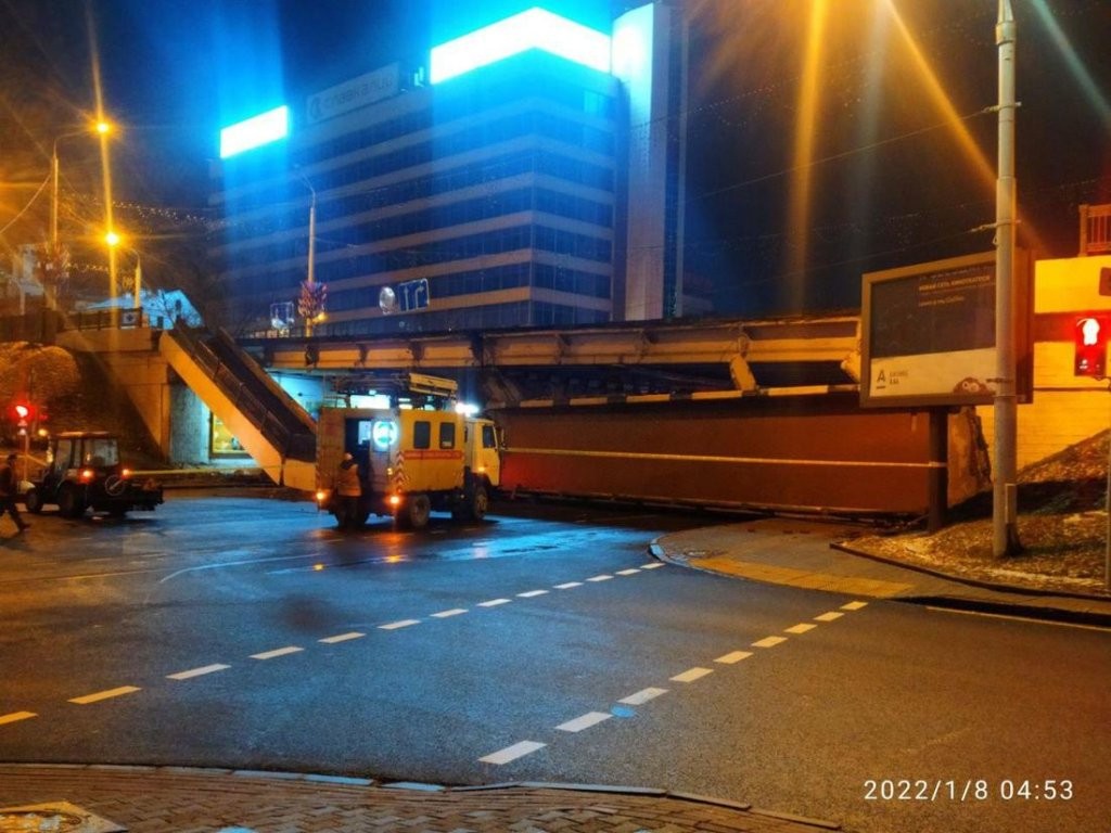 В центре Минска обрушилась часть путепровода