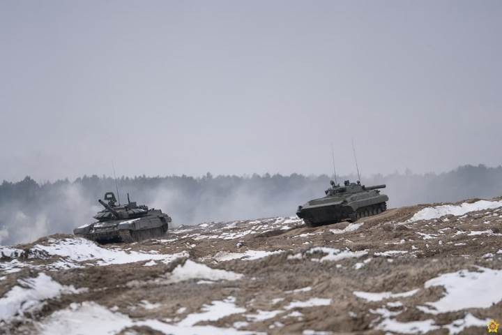 Огненную «танковую карусель» применили на полигоне под Брестом