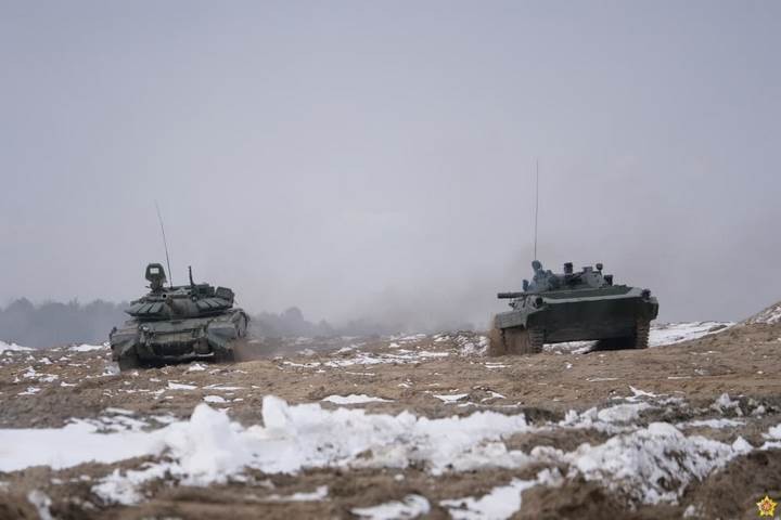 Огненную «танковую карусель» применили на полигоне под Брестом