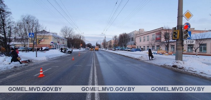 В Гомеле таксист сбил четырех женщин