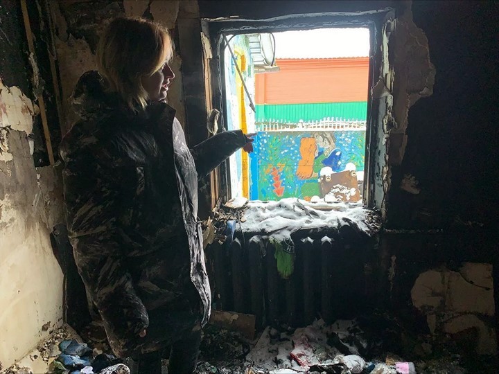 Тройная беда: женщина осталась без дома и мужа с больным малышом на руках