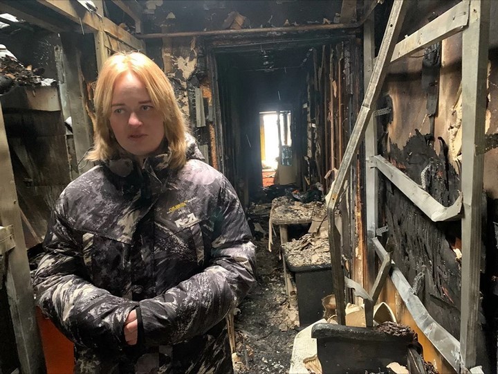 Тройная беда: женщина осталась без дома и мужа с больным малышом на руках